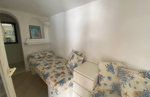 Lampedusa Bed & Breakfast | Pedra room on the sea of Cala Crete