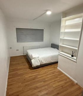 Borehamwood Apartment | Peeams Abode Borehamwood