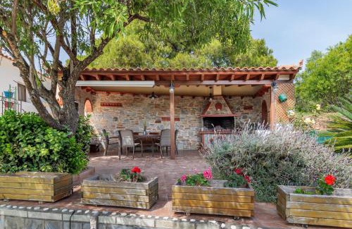 Alikias House | Pefkos Cottage