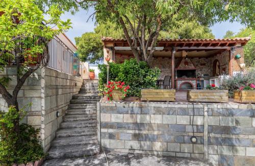 Alikias House | Pefkos Cottage