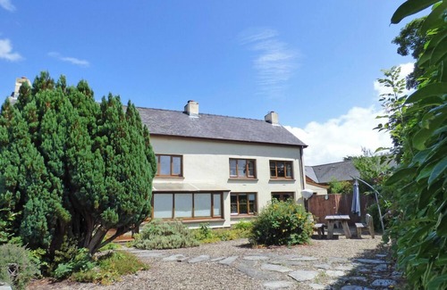 Haverfordwest Cottage | Pelcomb Cross Farmhouse, Holiday Cottage Pelcomb Cross, Sleeps 10, 5 bedrooms, bathrooms