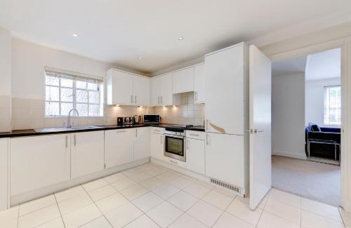 Chelsea Apartment | Pelham Court Apartments