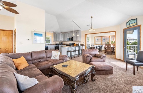 Whalehead Beach House | Pelican Breeze: Private Pool | 2-Min Walk to Beach