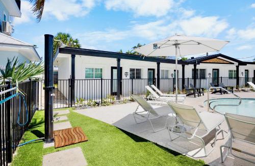 Bradenton Beach Hotel | Pelican Post at Anna Maria Island Inn
