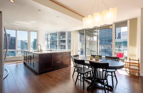 Coal Harbour Apartment | Pelican's Peak Sub-Penthouse