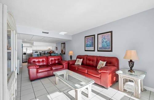 Holiday Beach Condo | Pelican Walk 902 - Bring your PET to the Beach!