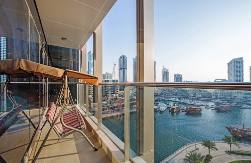 Dubai Marina Apartment | Pelicanstay - Full Marina and Pool View