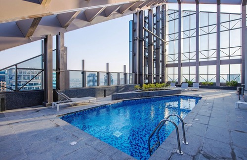 Dubai Marina Apartment | Pelicanstay - Full Marina and Pool View