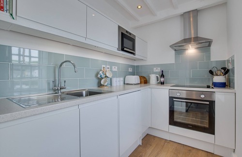 Aberaeron Apartment | Pen Cei Apartment - Two Bedroom Apartment, Sleeps 4