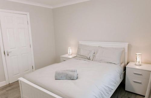 Peterlee House | Pendle Close - 3 bed house with parking