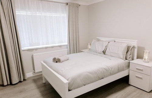 Peterlee House | Pendle Close - 3 bed house with parking