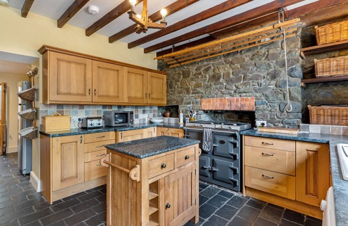 Llandyssiliogogo Cottage | PENDRE FARMHOUSE, family friendly, with open fire in New Quay