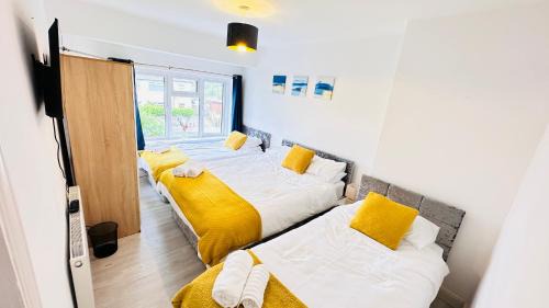Tremorfa House | Pengam House Cardiff by Smart Corporate Stays