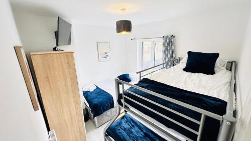Tremorfa House | Pengam House Cardiff by Smart Corporate Stays