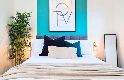 Stoke-on-Trent House | Penkhull House by Truestays - 4 Bedroom House in Stoke-on-Trent