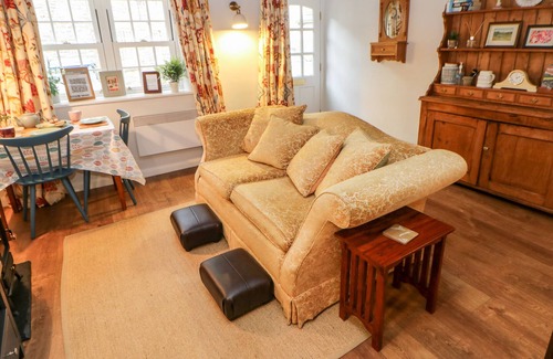 Leyburn Cottage | PENNYCRESS COTTAGE, pet friendly in Leyburn