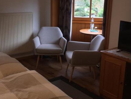 Hinterweidenthal House | Pension - Gästehaus Zum Pfälzerwald