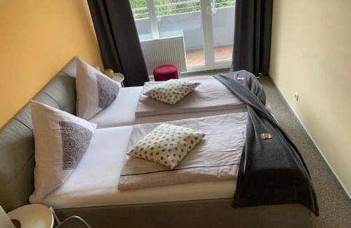 Rheinbrohl Hotel | Pension Jägerhof