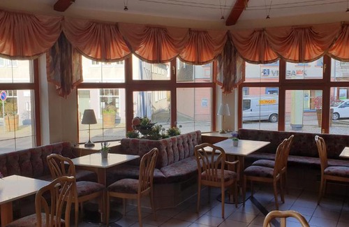 Ruhla House | Pension Jung, Bäckerei-Konditorei & Café