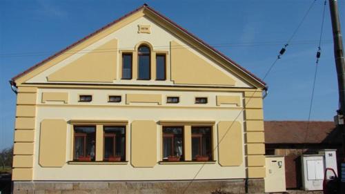 Hradec Kralove House | Pension Smetanuv statek