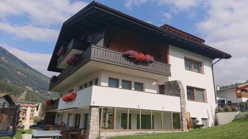 St. Valentin auf der Haide House | Pension Tirol