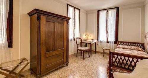 Dorsoduro Hotel | Pensione Seguso
