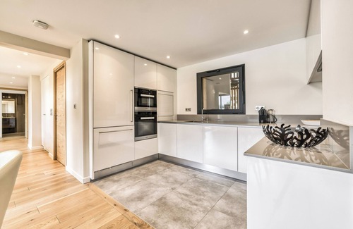 Chamonix City Centre Apartment | Pent House Mountain Break with panoramic views of the Mont Blanc range
