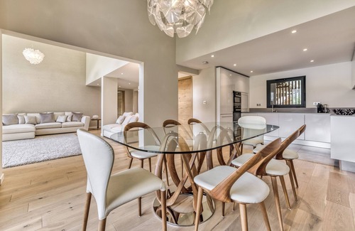 Chamonix City Centre Apartment | Pent House Mountain Break with panoramic views of the Mont Blanc range