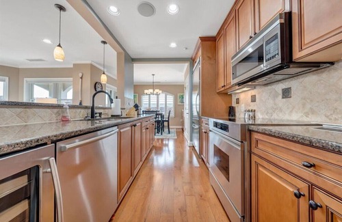 Westlake Corner Condo | Penthouse 4BR 3BA waterfront at Bridgewater w/pool