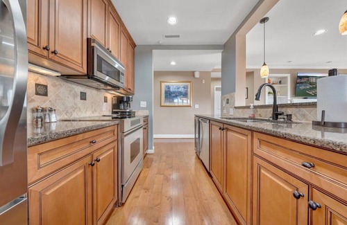 Westlake Corner Condo | Penthouse 4BR 3BA waterfront at Bridgewater w/pool