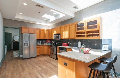 Downtown Nashville Condo | Penthouse Above Music & Bars