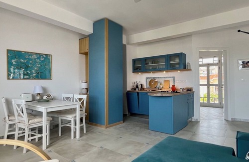 Karystos Apartment | Penthouse Amalía - central, stylish, quiet