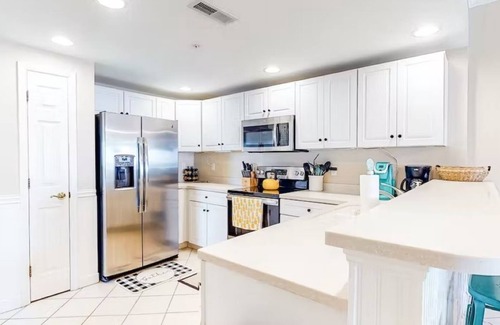 Midtown Ocean City Apartment | ⭐️Penthouse Astoria 401 Roof Top Pool Gym Amazing Views⭐️