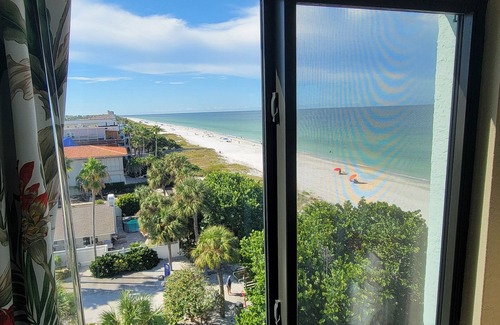 Indian Rocks Beach Condo | PENTHOUSE BEACHFRONT CONDO TOP FLOOR BALCONY HEATED POOL HOT TUB, 1450 SQ FT 2/2