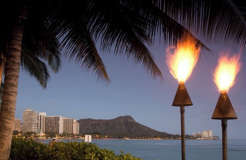Waikiki Apartment | Penthouse Condo with Ocean & Diamond Head Views at The Windsor