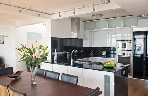 Teignmouth Apartment | Penthouse Five - Stunning Spacious Apartment with Unrivalled Panoramic Sea Views
