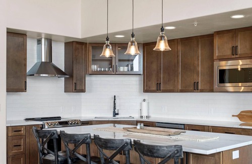 Tamarack Condo | Penthouse | Golf & Lake Views | Resort Amenities