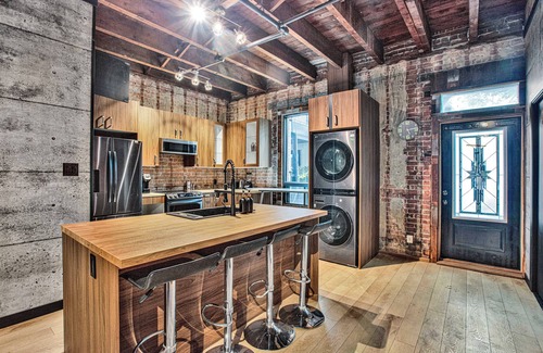 Downtown Montreal House | Penthouse in the heart of Guy Concordia - big terrace and parking