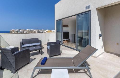 Il-Balluta Apartment | Penthouse Just Steps Away From the Sea in Sliema