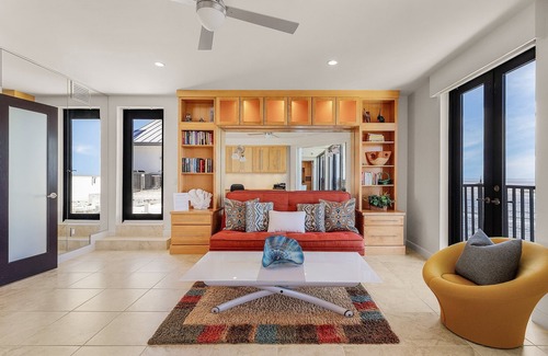 Punta Rassa House | Penthouse Oasis: 180° Water Views & Heated Pool