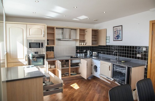 Liverpool Apartment | Penthouse-Parking-Contractors, LongStay - 20%