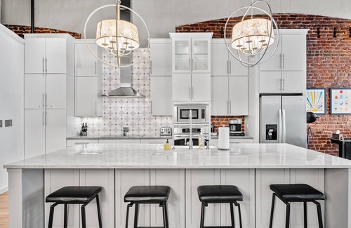 Old City Condo | Penthouse w/Rooftop Deck Overlooking Gay Street