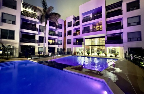 Mission Apartment | Penthouse with Pool & Jacuzzi