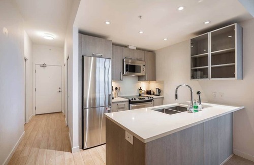 Downtown Eastside Apartment | Penthouse with Stunning Views