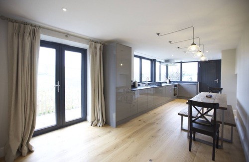 Crackington Haven Cottage | Pentreath is a spacious and stylish five-bedroom retreat sleeping up to 10 guests