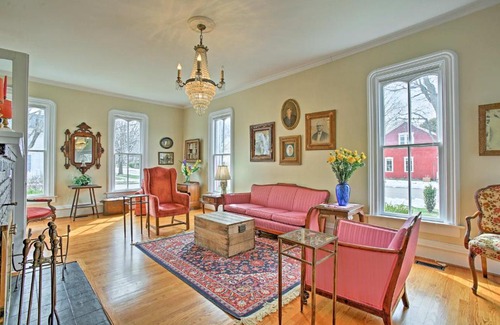 Pentwater House | 'Pentwater Blue' Cottage 4 Blocks from Beach!