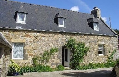 Crozon House | Penty with land, quiet, in the countryside, 2 miles away from the sea