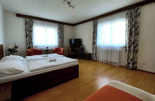 Mikulovice Hotel | Penzion a restaurace Blatenský dvůr