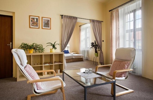Tabor House | Penzion a restaurace Modrá růže Tábor