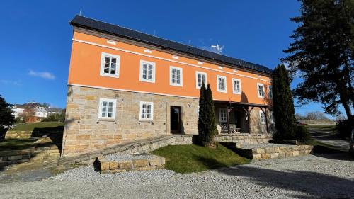 Janov Hotel | Penzion Pod Devítkou